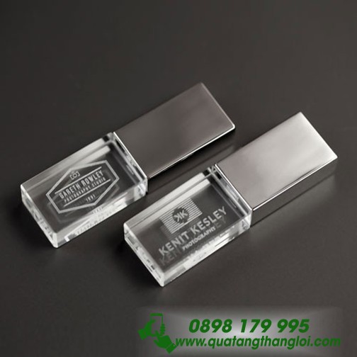 UPT 01 - USB Pha le iin khắc 3d quà tặng khách hàng UPT 01 - USB Pha le iin khắc 3d quà tặng khách hàng