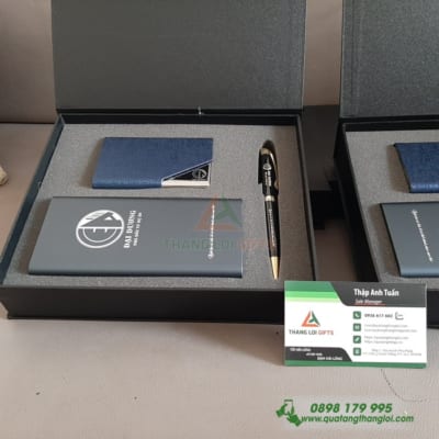GIFTSET Bo Qua Tang(Pin Xiaomi+But Kim Loai+Hop Namecard)khac logo DAI DUONG lam qua tang