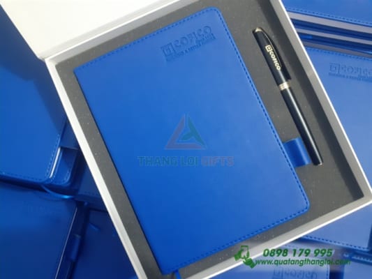 GIFTSET Bo Qua Tang(So Da+But kim loai) in khac logo COFICO lam qua tang su kien