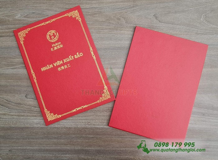 Bia Dung Giay Khen ep kim vang logo HuKon va noi dung theo yeu cau 