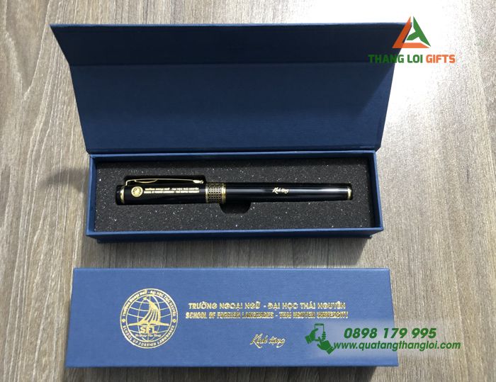 Hộp quà tặng bút ký kim loại tổ ong – Khắc logo trường DH Thái Nguyên