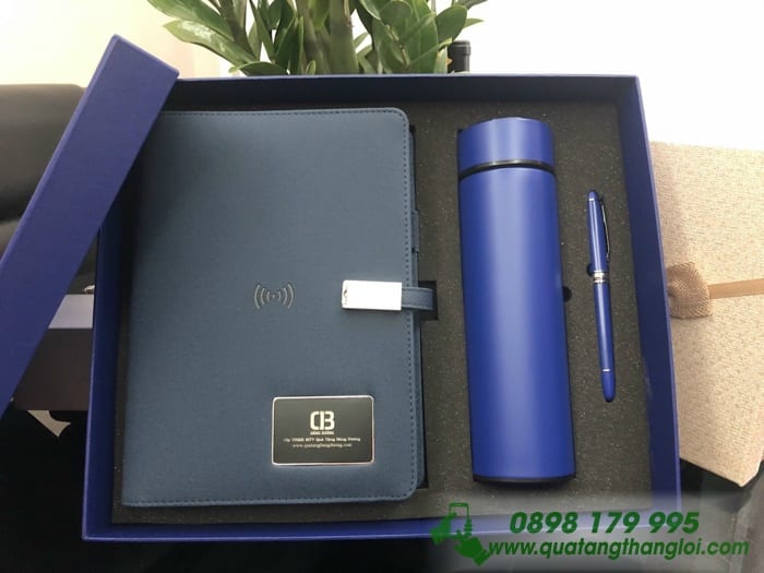 GST 30 – Bộ Quà Tặng - Giftset 4 món (Bình Giữ Nhiệt+Bút Kim Loại+Sổ Tay Đa Năng+ Hộp Quà) in logo theo yêu cầu.