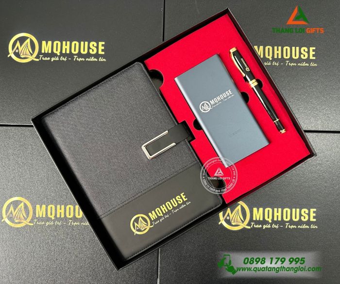 Bộ quà tặng sổ tay bút ký và pin sạc In logo doanh nghiệp MQHOUSE