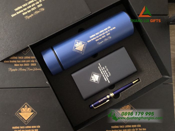Quà tặng học sinh giỏi Bình giữ nhiêt Inox Màu xanh 500ml – Khắc logo Trường THCS Lương Định Của.