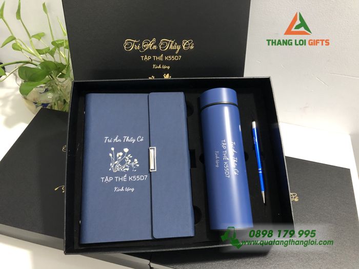 GIFTSET (So, Binh, But) – In khac logo Tap the K55D7 Tri An Thay Co