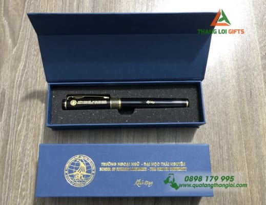 Hộp quà tặng bút ký kim loại tổ ong – Khắc logo trường DH Thái Nguyên