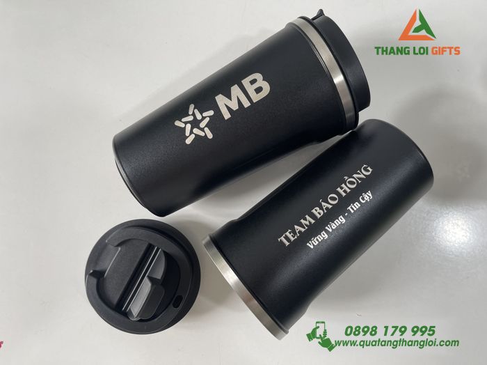 Ly giu nhiet Coffe mug Mau den - Khac logo MB Bank