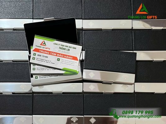 Hộp Namecard Màu Đen Vuông Khắc Logo Trung Sơn Pharma
