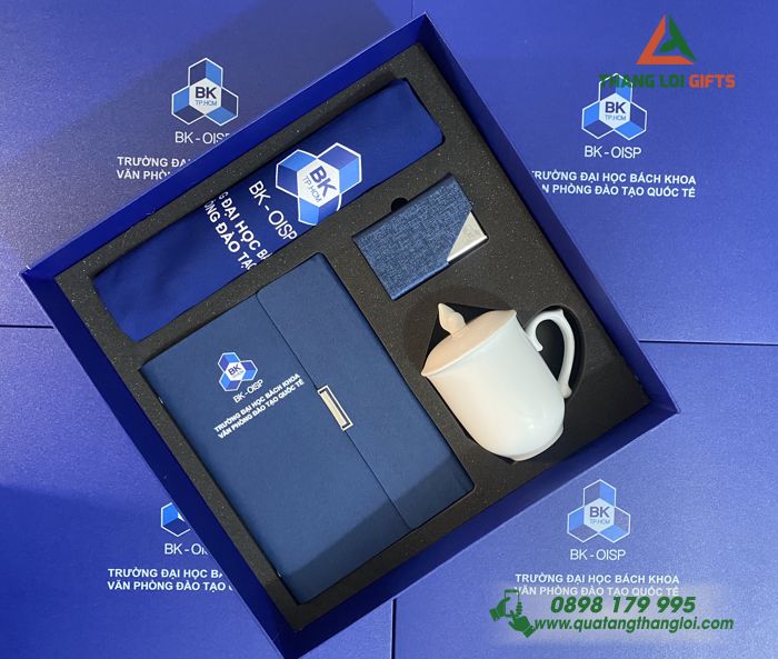 GST 64 – Bộ Quà Tặng Cao Cấp (Sổ, Hộp đựng Namecard, Túi vải & Ly Sứ) In Logo Theo Yêu Cầu GST 64 – Bộ Quà Tặng Cao Cấp (Sổ, Hộp đựng Namecard, Túi vải & Ly Sứ) In Logo Theo Yêu Cầu